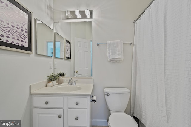 440 Clayton Ln, Alexandria, VA 22304 - full bathroom with vanity and curtained shower
