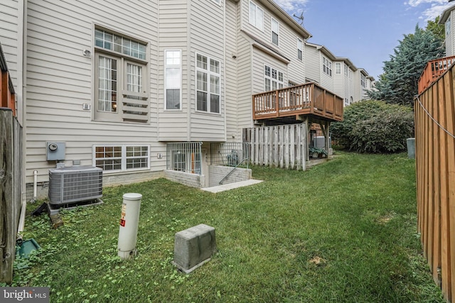 440 Clayton Ln, Alexandria, VA 22304 - back of property with a lawn and a deck