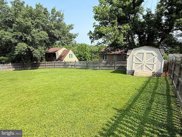 10804 Glade Ct N, New Market, MD 21774 - fenced backyard with a storage unit