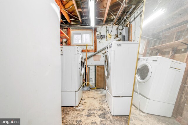 421 Jefferson St NE, Washington, DC 20011 - laundry room with washer and clothes dryer