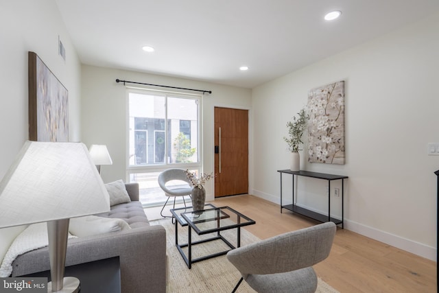 622 Mcclellan St, Philadelphia, PA 19148 - living area featuring healthy amount of natural light, light wood-style flooring, and recessed lighting