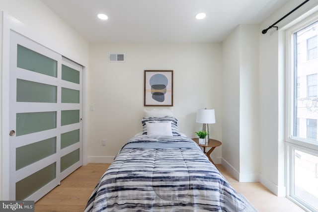 622 Mcclellan St, Philadelphia, PA 19148 - bedroom featuring light wood-style flooring and recessed lighting