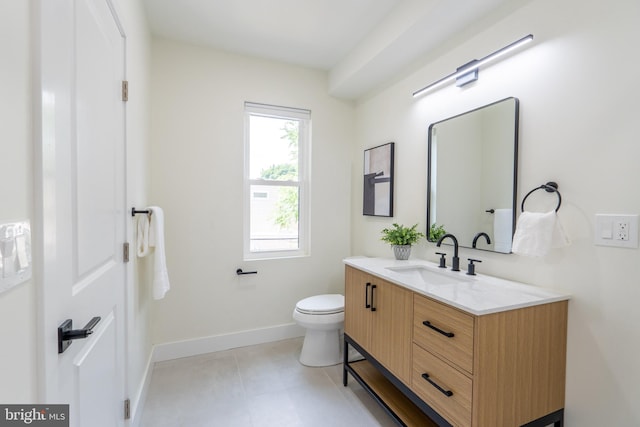622 Mcclellan St, Philadelphia, PA 19148 - bathroom with vanity and toilet