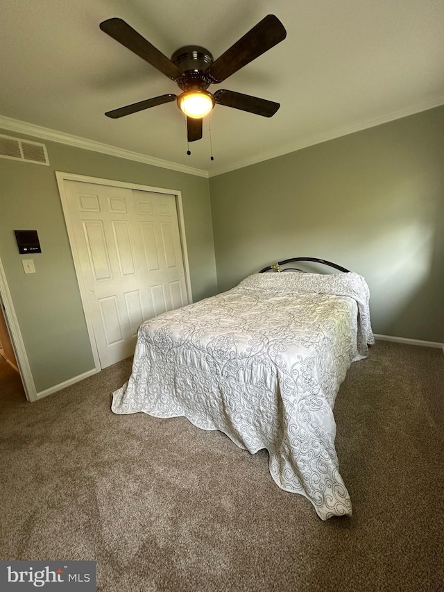 82 Blue Fox Ln, Richboro, PA 18954 - bedroom featuring carpet, a closet, ornamental molding, and a ceiling fan