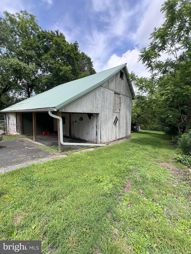 2151 Spinnerstown Rd, Quakertown, PA 18951 - view of outdoor structure with a carport