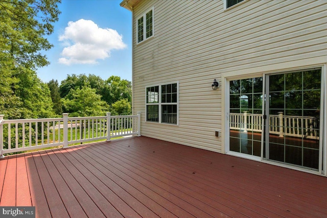 7003 Dannfield Ct, Glen Burnie, MD 21060 - view of deck