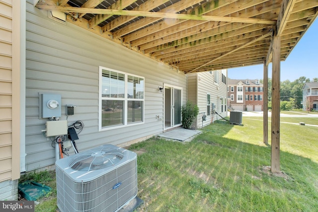 42510 Oak Park Sq, Ashburn, VA 20148 - view of grassy yard