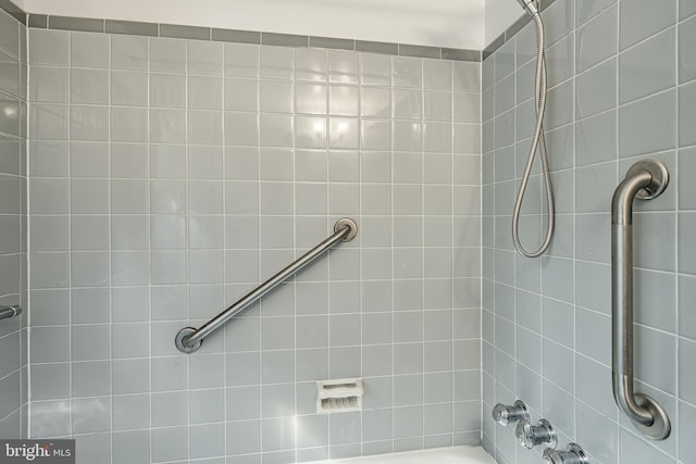 73 Duncan Ln, Springfield, PA 19064 - full bath featuring shower / tub combination