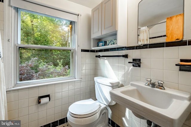 73 Duncan Ln, Springfield, PA 19064 - full bathroom featuring tile walls and a shower with shower curtain