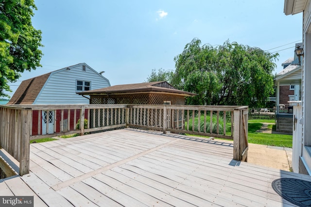 505 S Main St, Red Lion, PA 17356 - view of wooden deck