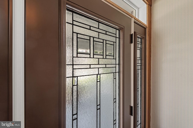 505 S Main St, Red Lion, PA 17356 - detailed view of wallpapered walls