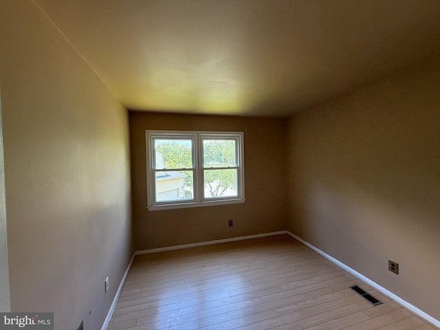 2133 Freda Dr, Vienna, VA 22181 - unfurnished room with light wood-style floors and baseboards