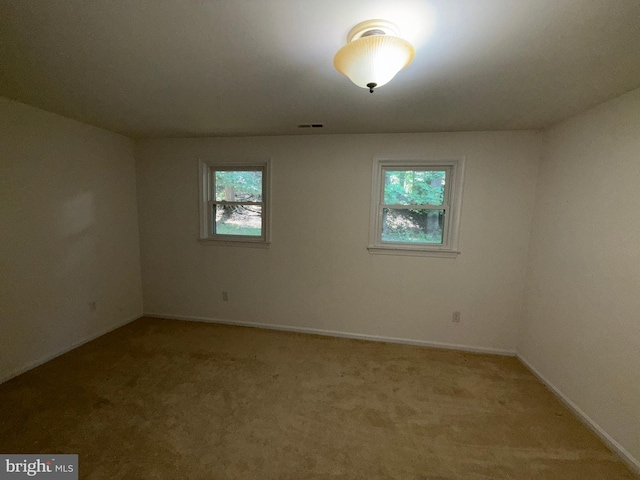 2133 Freda Dr, Vienna, VA 22181 - unfurnished room with light carpet