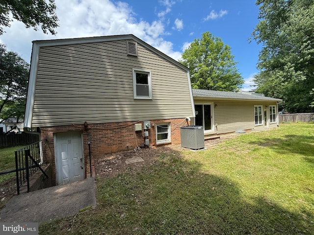 2133 Freda Dr, Vienna, VA 22181 - rear view of house with brick siding