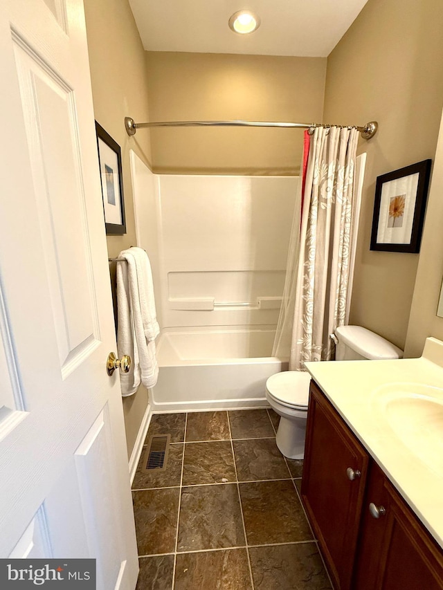 331 Lenape Way, Claymont, DE 19703 - full bath with shower / bathtub combination with curtain and vanity