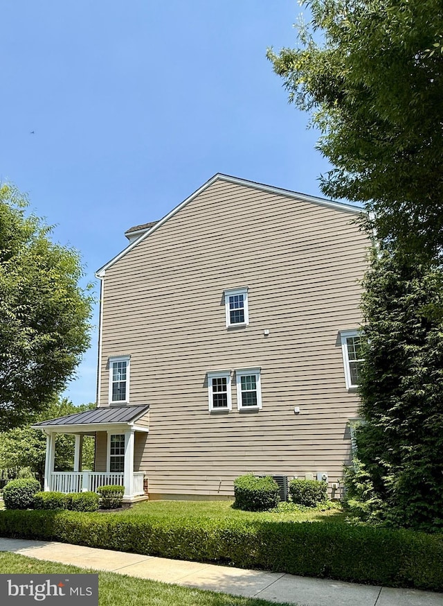 331 Lenape Way, Claymont, DE 19703 - view of side of property with a porch