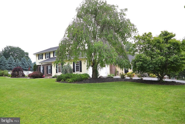 146 Skyline Dr, New Holland, PA 17557 - view of front of home featuring a front lawn