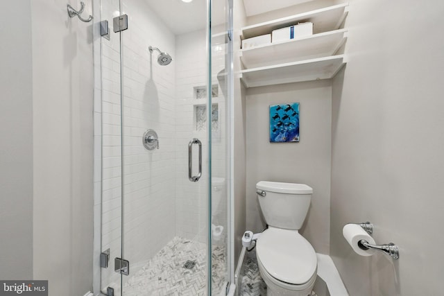 636 N Alfred St, Alexandria, VA 22314 - bathroom with a stall shower