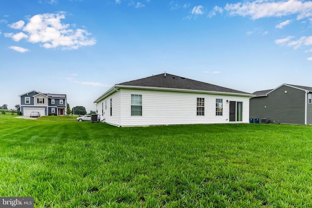 9 American Ave, Carlisle, PA 17013 - rear view of house with a yard