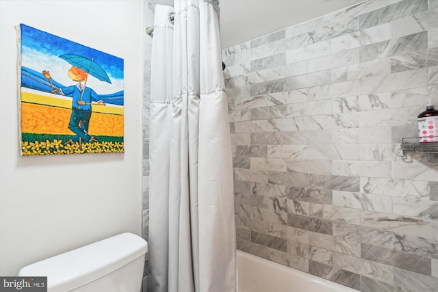 8370 Greensboro Dr Unit 1011, Mclean, VA 22102 - full bath featuring shower / tub combo and toilet