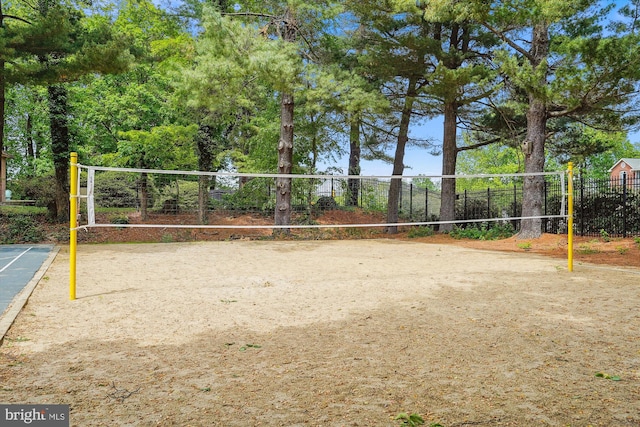 8370 Greensboro Dr Unit 1011, Mclean, VA 22102 - view of property's community featuring volleyball court