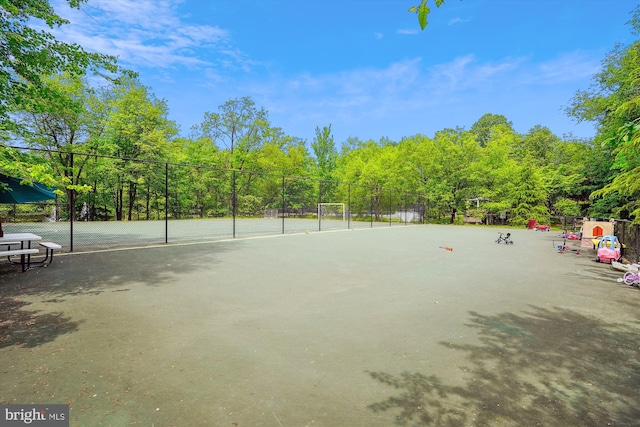 8370 Greensboro Dr Unit 1011, Mclean, VA 22102 - view of community with a tennis court and view of scattered trees
