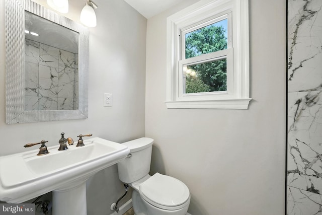 1418 D St, Woodbridge, VA 22191 - bathroom with toilet and a marble finish shower