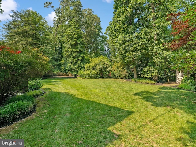 994 Bayberry Dr, Arnold, MD 21012 - view of green lawn