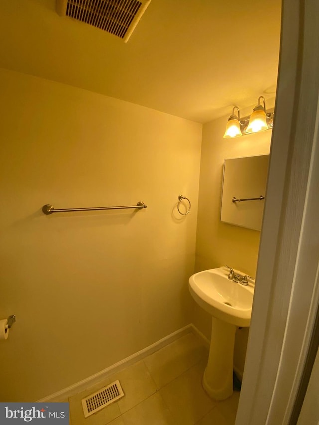 14004 Daleshire Way Unit 49, Burtonsville, MD 20866 - bathroom featuring tile patterned floors and baseboards
