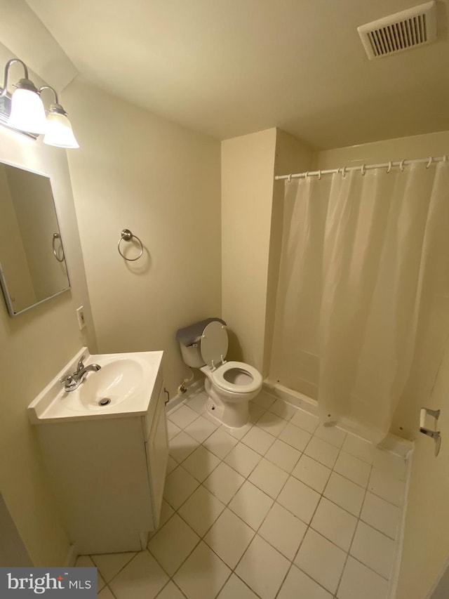 14004 Daleshire Way Unit 49, Burtonsville, MD 20866 - full bath featuring tile patterned floors, vanity, and curtained shower