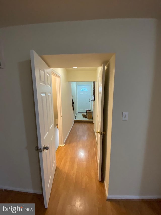 14004 Daleshire Way Unit 49, Burtonsville, MD 20866 - hall featuring light wood-style flooring and baseboards