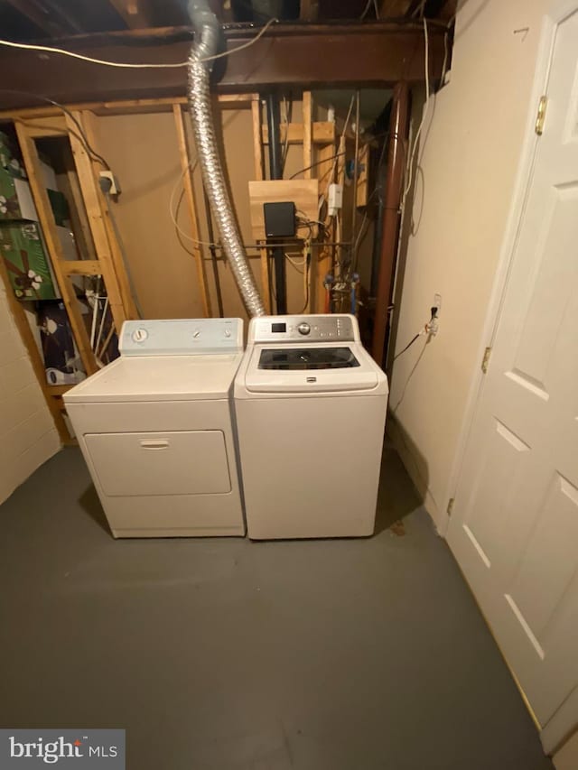 14004 Daleshire Way Unit 49, Burtonsville, MD 20866 - laundry room with independent washer and dryer