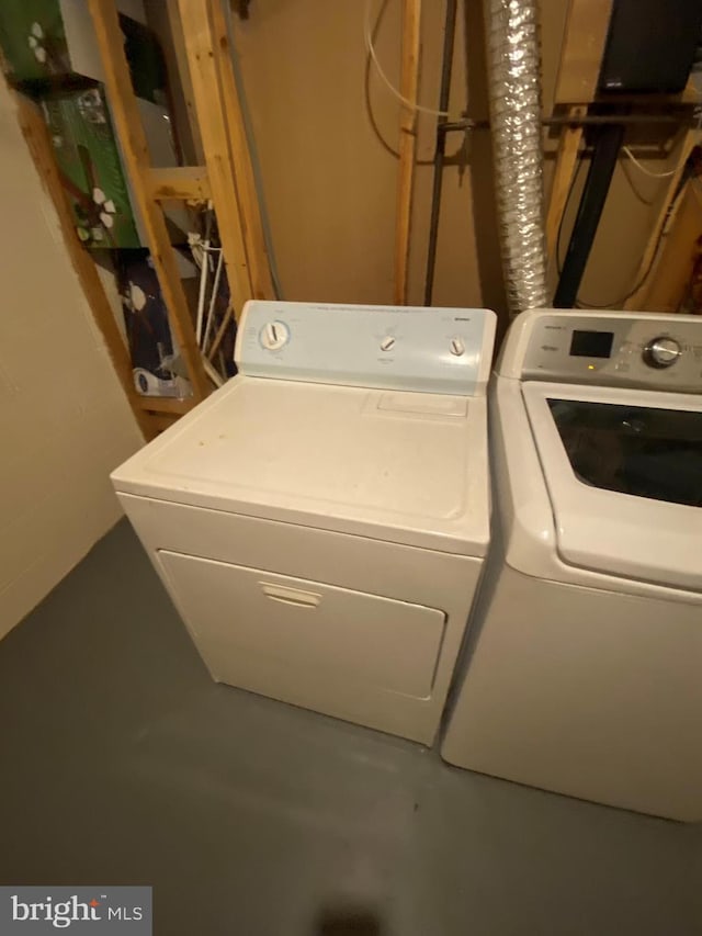 14004 Daleshire Way Unit 49, Burtonsville, MD 20866 - washroom featuring separate washer and dryer