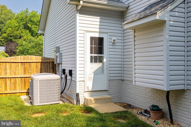 10 Frantz Ct, Fredericksburg, VA 22405 - view of exterior entry featuring a shingled roof