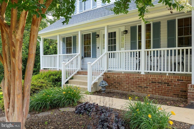 10 Frantz Ct, Fredericksburg, VA 22405 - entrance to property featuring a porch and a shingled roof