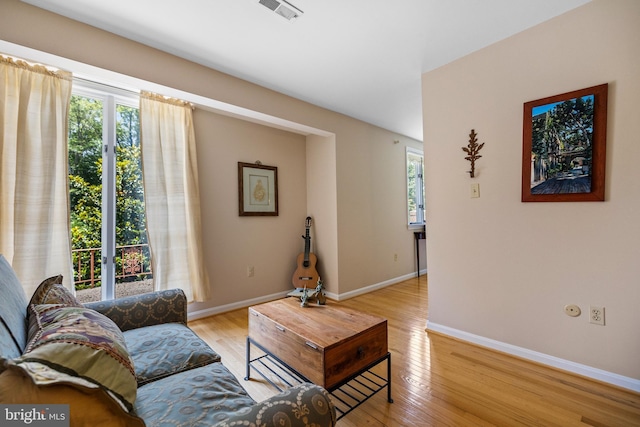 9100 Quarter Ct, Vienna, VA 22182 - living area with light wood-type flooring and baseboards