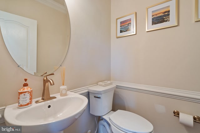 500 Overlook Park Drive 27, Oxon Hill, MD 20745 - bathroom with a sink and toilet