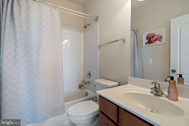 500 Overlook Park Drive 27, Oxon Hill, MD 20745 - full bathroom with shower / bath combination with curtain and vanity