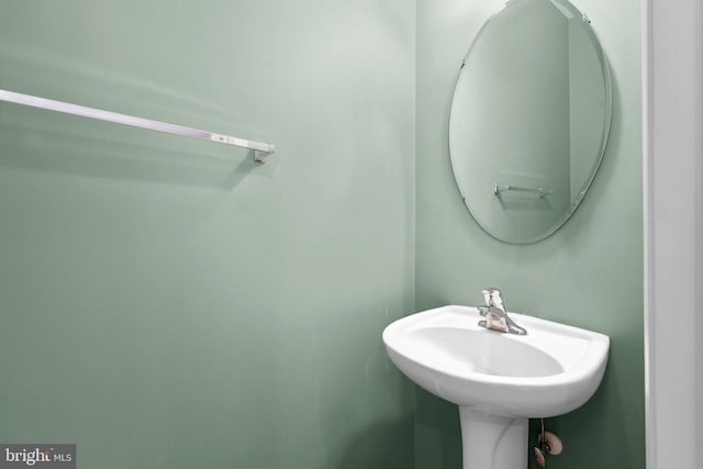8078 Horseshoe Cottage Cir, Lorton, VA 22079 - bathroom with a sink