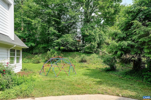 906 Old Farm Rd, Charlottesville, VA 22903 - view of grassy yard