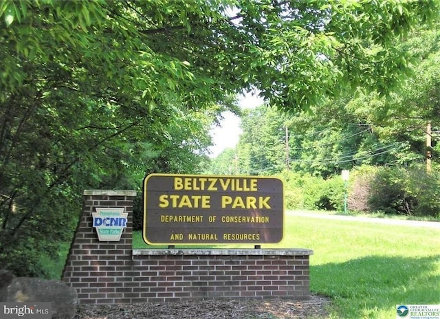 93 Sassafras, Lehighton, PA 18235 - community / neighborhood sign with a lawn