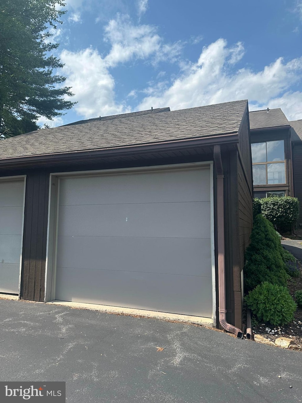 202 Village Rd, Orwigsburg, PA 17961 - view of garage