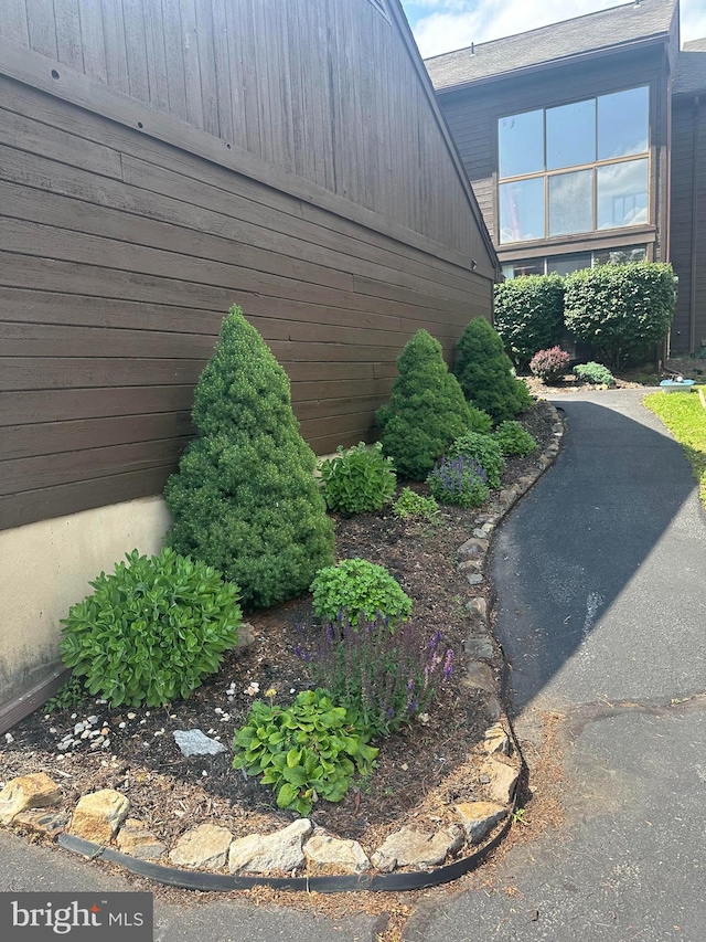 202 Village Rd, Orwigsburg, PA 17961 - view of side of property