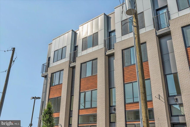 2618 E Hagert St, Philadelphia, PA 19125 - view of apartment building / complex