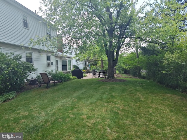 1047 Brookfield Cir, Quakertown, PA 18951 - view of green lawn featuring a patio area
