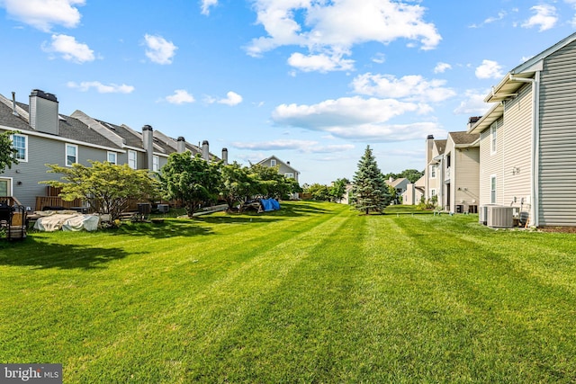 564 Astor Sq, West Chester, PA 19380 - view of grassy yard with a residential view