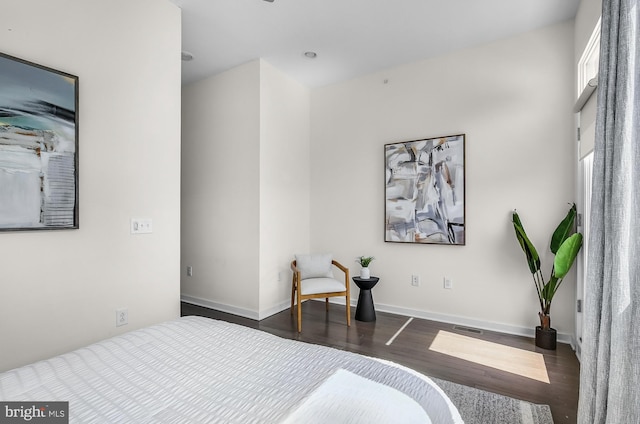 1620 N 5th Ct, Philadelphia, PA 19122 - bedroom with wood finished floors and baseboards
