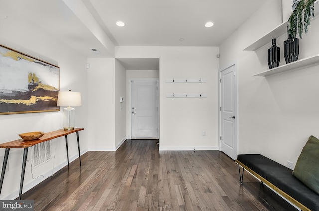 1620 N 5th Ct, Philadelphia, PA 19122 - foyer entrance featuring wood finished floors and recessed lighting