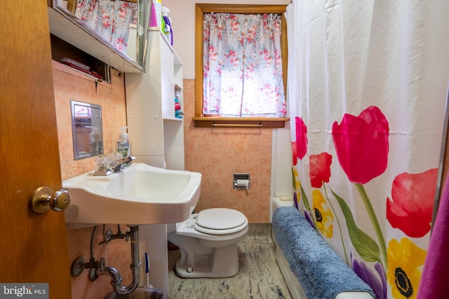 519 Jefferson St, East Greenville, PA 18041 - bathroom featuring a shower with shower curtain and a sink