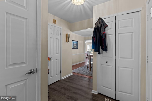 907 Potters Pl, Southampton, PA 18966 - foyer with dark wood-style flooring and a chandelier
